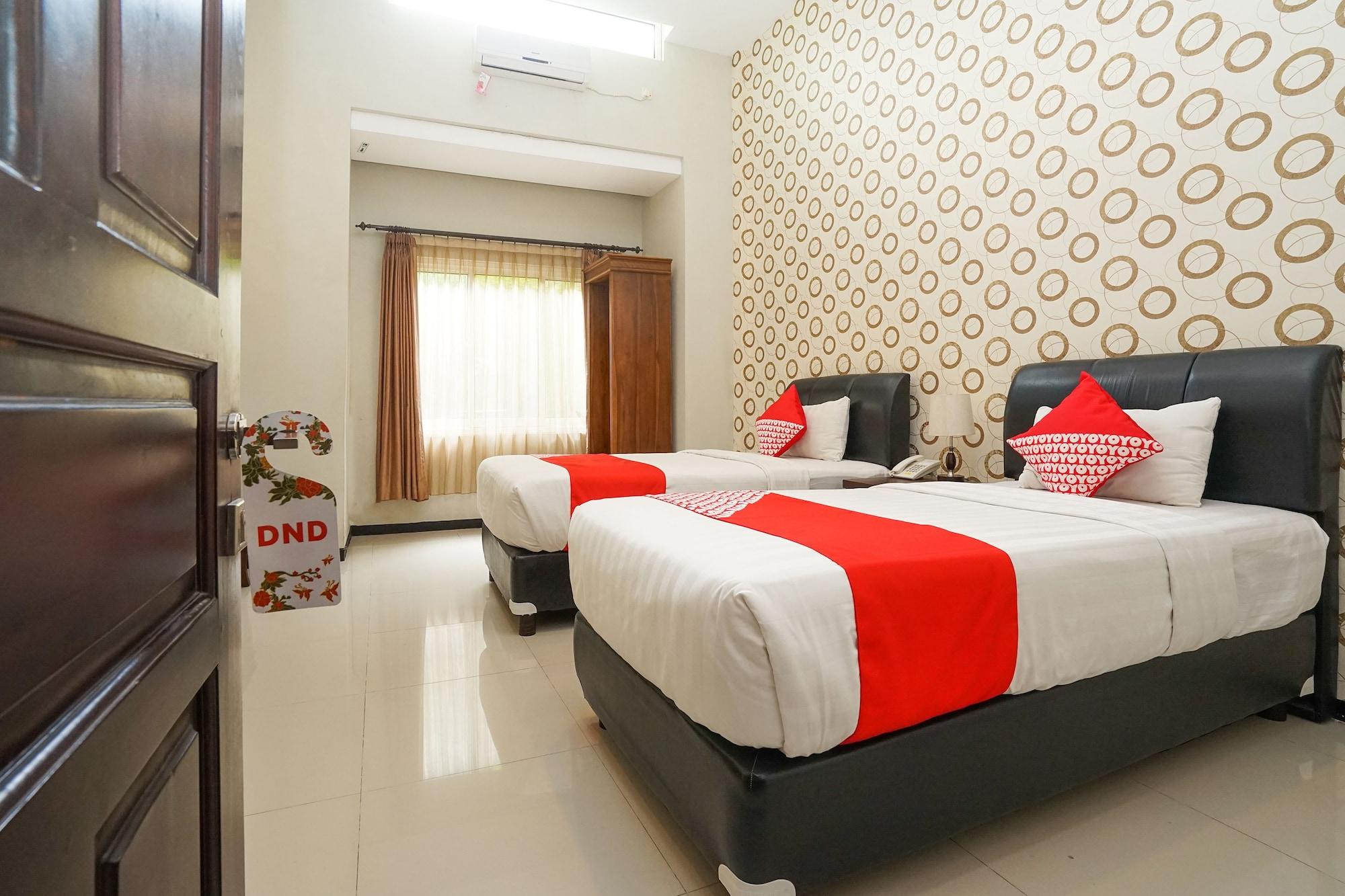 Oyo 282 Putri Utari Residence 玛琅 外观 照片