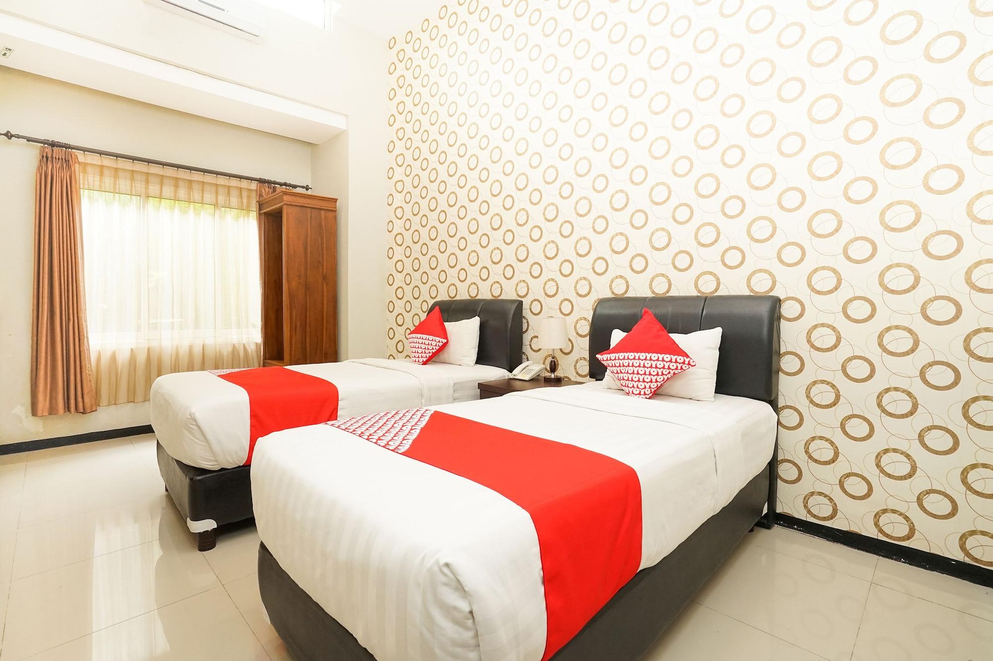 Oyo 282 Putri Utari Residence 玛琅 外观 照片