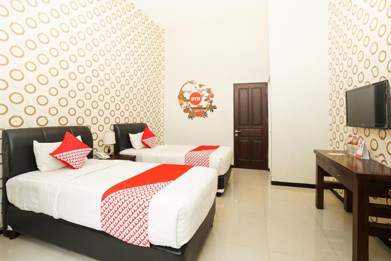 Oyo 282 Putri Utari Residence 玛琅 外观 照片
