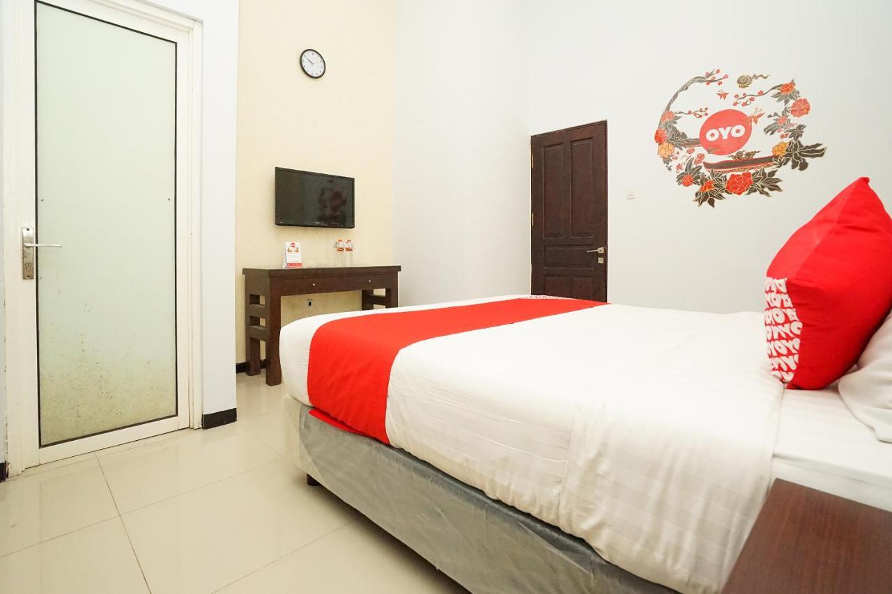 Oyo 282 Putri Utari Residence 玛琅 外观 照片