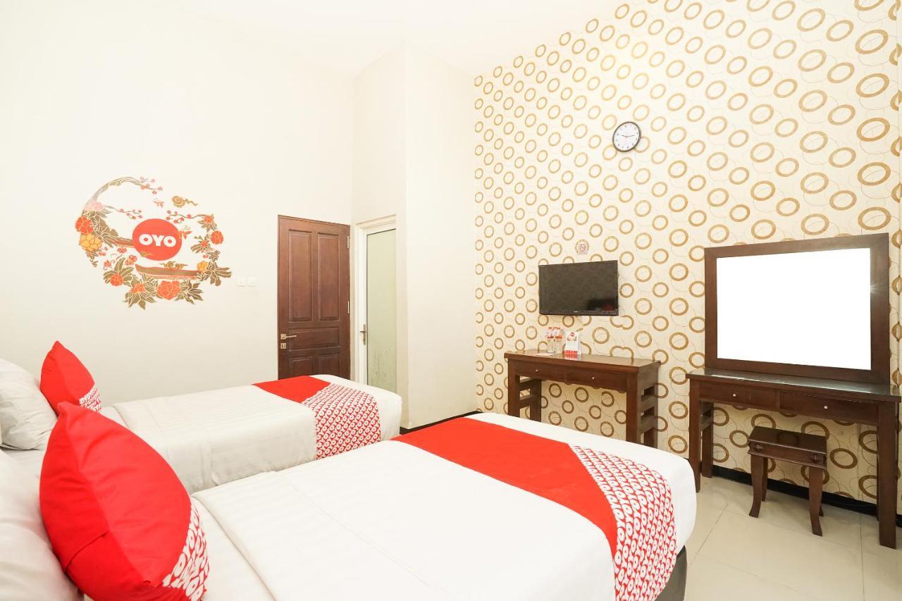 Oyo 282 Putri Utari Residence 玛琅 外观 照片