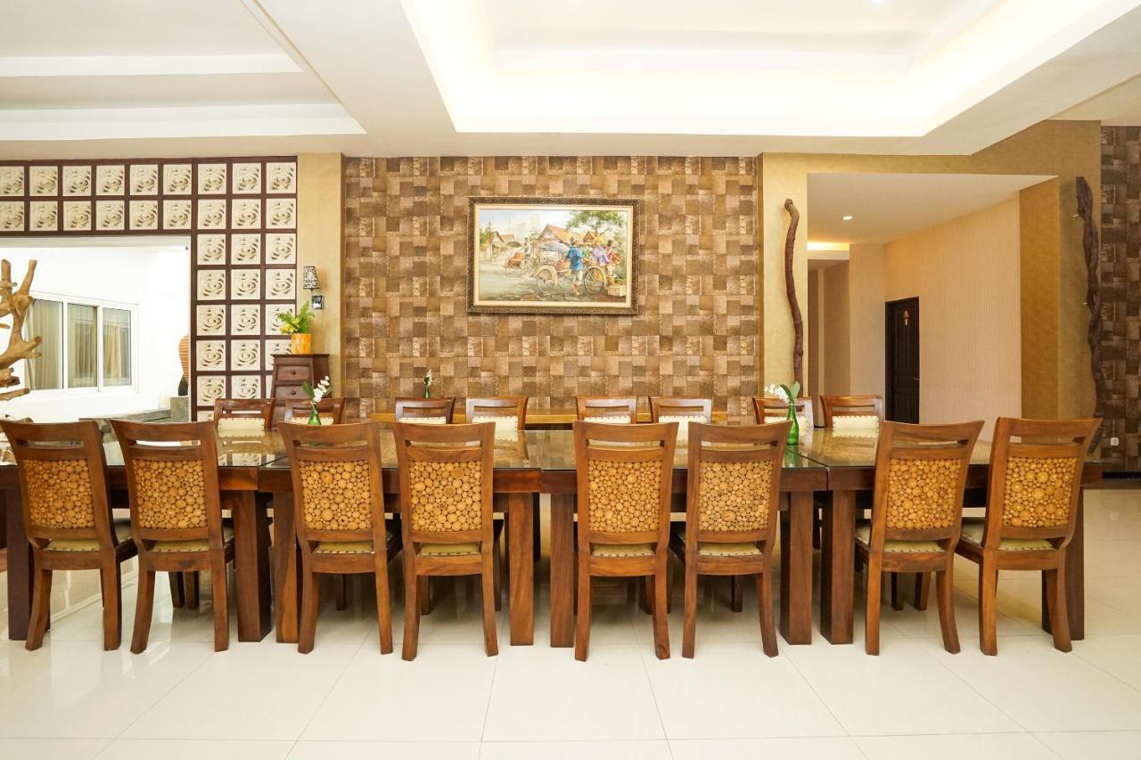 Oyo 282 Putri Utari Residence 玛琅 外观 照片
