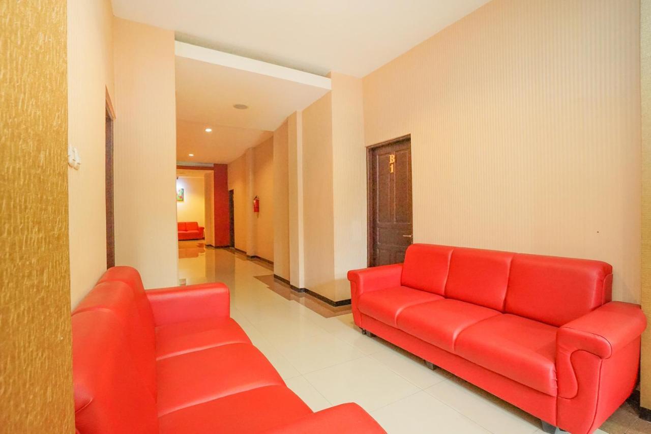 Oyo 282 Putri Utari Residence 玛琅 外观 照片